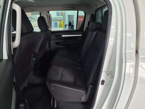 Toyota Hilux 2.4 GD-6 Raider 4X4 automaticD/C - Image 11