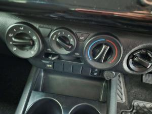 Toyota Hilux 2.4 GD-6 Raider 4X4 automaticD/C - Image 15