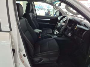 Toyota Hilux 2.4 GD-6 Raider 4X4 automaticD/C - Image 9