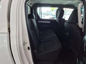 Toyota Hilux 2.4 GD-6 Raider 4X4 automaticD/C - Image 10