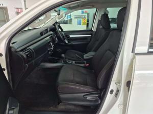 Toyota Hilux 2.4 GD-6 Raider 4X4 automaticD/C - Image 12