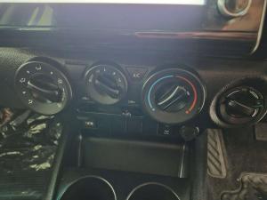 Toyota Hilux 2.4 GD-6 Raider 4X4 automaticD/C - Image 17