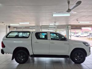Toyota Hilux 2.4 GD-6 Raider 4X4 automaticD/C - Image 4