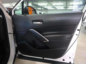 Toyota Corolla Cross 1.8 XI - Image 14