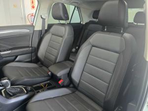 Volkswagen T-Roc 2.0TSI 140kW 4Motion Design - Image 17