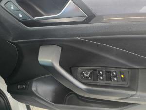 Volkswagen T-Roc 2.0TSI 140kW 4Motion Design - Image 20