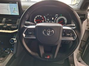 Toyota Land Cruiser 300 3.3D GR-Sport - Image 11