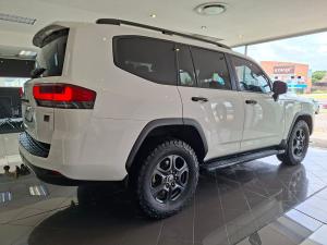 Toyota Land Cruiser 300 3.3D GR-Sport - Image 3