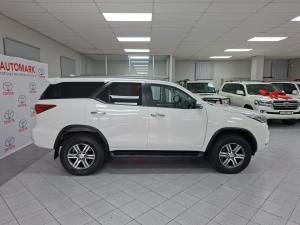Toyota Fortuner 2.4GD-6 manual - Image 3
