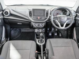 Toyota Vitz 1.0 XR manual - Image 6