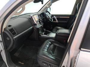 Toyota Land Cruiser 200 4.5D-4D V8 VX - Image 7
