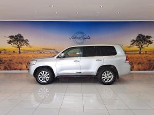 Toyota Land Cruiser 200 4.5D-4D V8 VX - Image 10