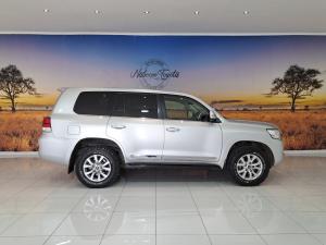 Toyota Land Cruiser 200 4.5D-4D V8 VX - Image 3