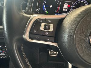 Volkswagen T-Roc 2.0TSI 4Motion R-Line - Image 9