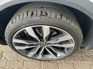 Volkswagen T-Roc 2.0TSI 4Motion R-Line - Image 18