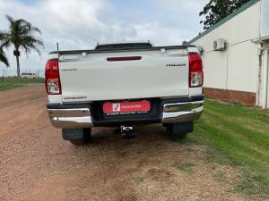 Toyota Hilux 2.4GD-6 single cab Raider manual - Image 5