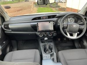 Toyota Hilux 2.4GD-6 single cab Raider manual - Image 6