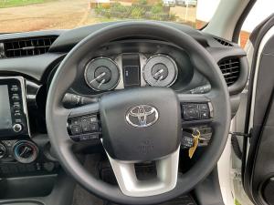 Toyota Hilux 2.4GD-6 single cab Raider manual - Image 8
