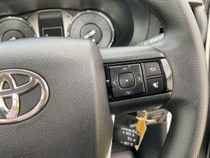 Toyota Hilux 2.4GD-6 single cab Raider manual - Image 10