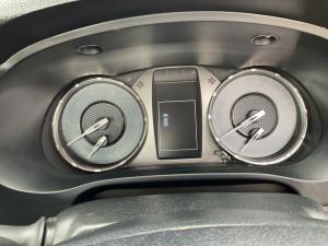 Toyota Hilux 2.4GD-6 single cab Raider manual - Image 11