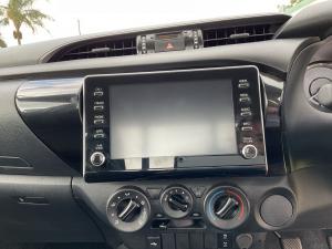 Toyota Hilux 2.4GD-6 single cab Raider manual - Image 13