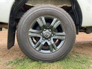 Toyota Hilux 2.4GD-6 single cab Raider manual - Image 18