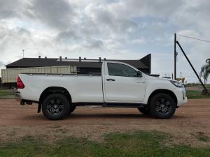 Toyota Hilux 2.4GD-6 single cab Raider manual - Image 3