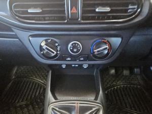 Hyundai Grand i10 1.2 Fluid hatch manual - Image 11