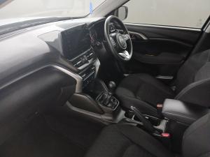 Toyota Urban Cruiser 1.5 XR manual - Image 7