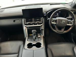Toyota Land Cruiser 300 3.3D ZX - Image 6