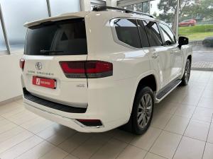 Toyota Land Cruiser 300 3.3D ZX - Image 2