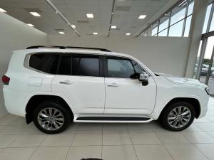 Toyota Land Cruiser 300 3.3D ZX - Image 3