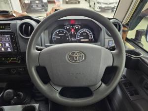 Toyota Land Cruiser 79 4.5D-4D V8 double cab LX 70th Anniversary - Image 8