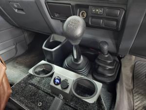 Toyota Land Cruiser 79 4.5D-4D V8 double cab LX 70th Anniversary - Image 9