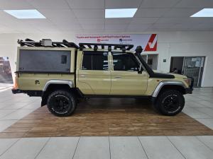 Toyota Land Cruiser 79 4.5D-4D V8 double cab LX 70th Anniversary - Image 3