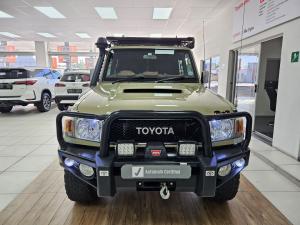 Toyota Land Cruiser 79 4.5D-4D V8 double cab LX 70th Anniversary - Image 4