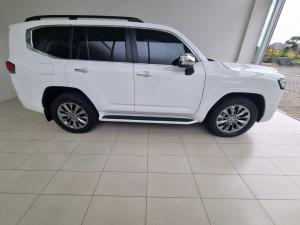 Toyota Land Cruiser 300 3.3D ZX - Image 3