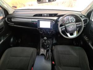 Toyota Hilux 2.4GD-6 double cab Raider manual - Image 6
