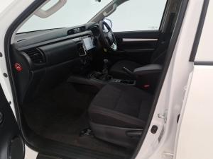 Toyota Hilux 2.4GD-6 double cab Raider manual - Image 7