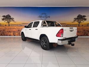 Toyota Hilux 2.4GD-6 double cab Raider manual - Image 9