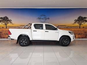 Toyota Hilux 2.4GD-6 double cab Raider manual - Image 3