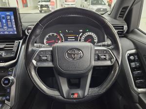 Toyota Land Cruiser 300 3.3D GR-Sport - Image 8