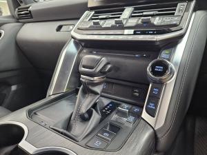 Toyota Land Cruiser 300 3.3D GR-Sport - Image 11