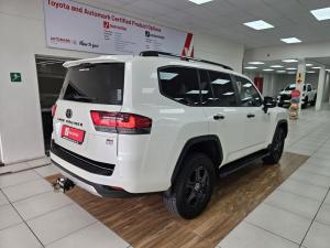 Toyota Land Cruiser 300 3.3D GR-Sport - Image 2