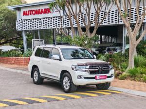 Toyota Land Cruiser 200 4.5D-4D V8 VX-R - Image 1