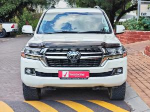 Toyota Land Cruiser 200 4.5D-4D V8 VX-R - Image 4