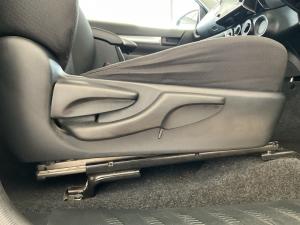 Toyota Hilux 2.4GD-6 single cab Raider auto - Image 17