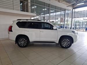 Toyota Land Cruiser Prado 2.8GD VX-L - Image 3
