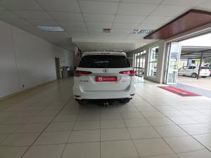 Toyota Fortuner 2.4GD-6 manual - Image 5