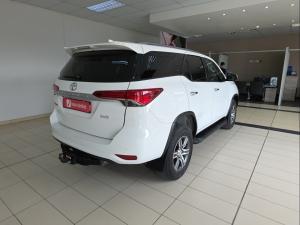 Toyota Fortuner 2.4GD-6 manual - Image 2